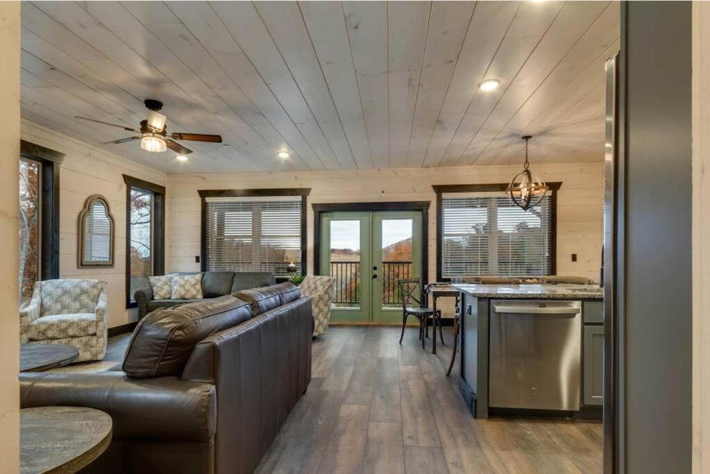 Blue Moon Ridge: Brand New Cabin! 5 Bedrooms, Pool/Hot Tub, Theatre Pigeon Forge Exterior foto