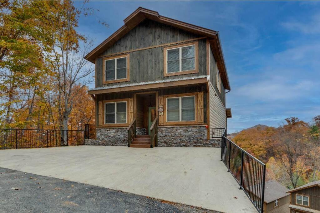 Blue Moon Ridge: Brand New Cabin! 5 Bedrooms, Pool/Hot Tub, Theatre Pigeon Forge Exterior foto
